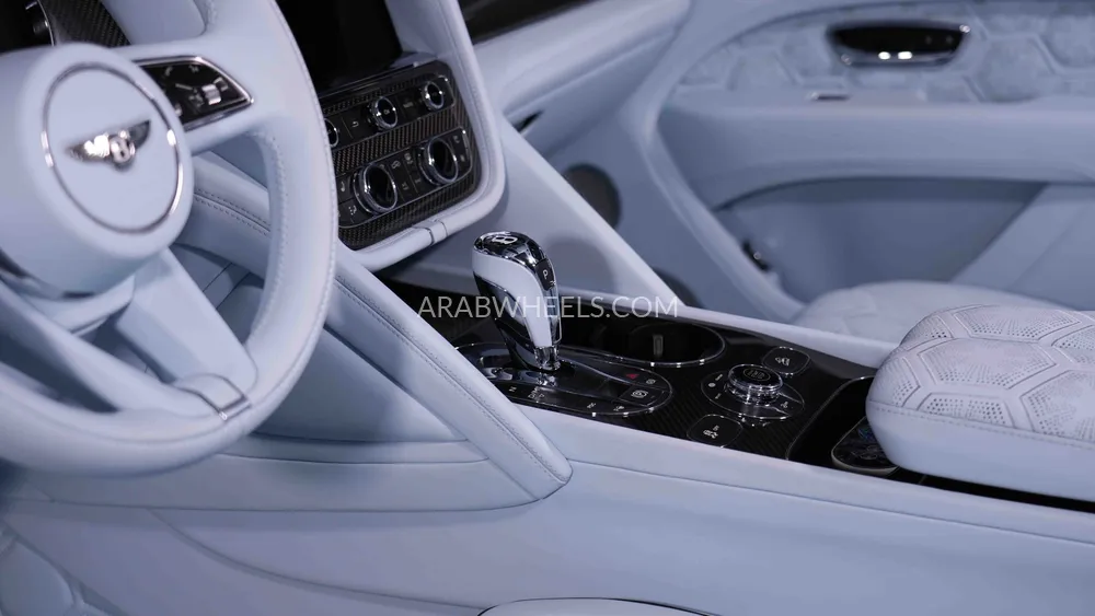 بينتلي بينتايجا 2023 for Sale in دبي Image-18
