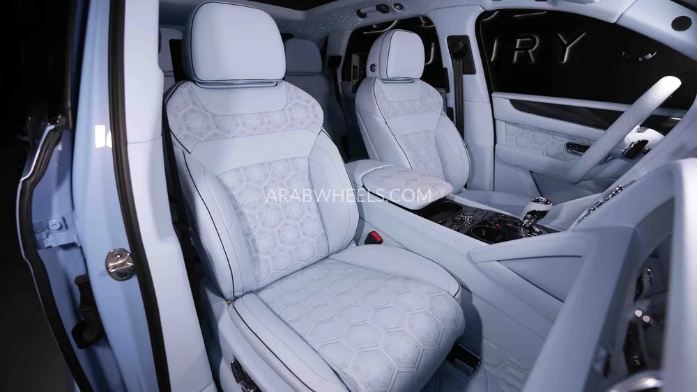 بينتلي بينتايجا 2023 for Sale in دبي Image-22
