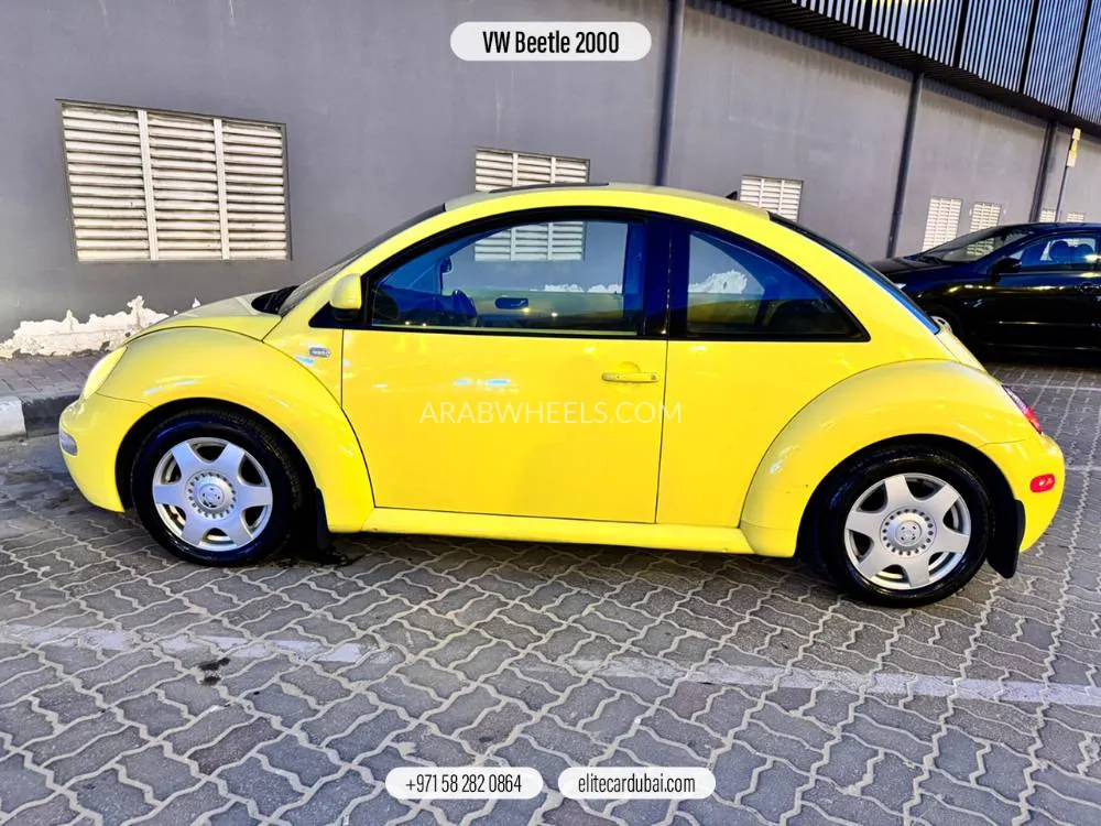 Volkswagen Beetle 2000 for Sale in Sharjah Image-2