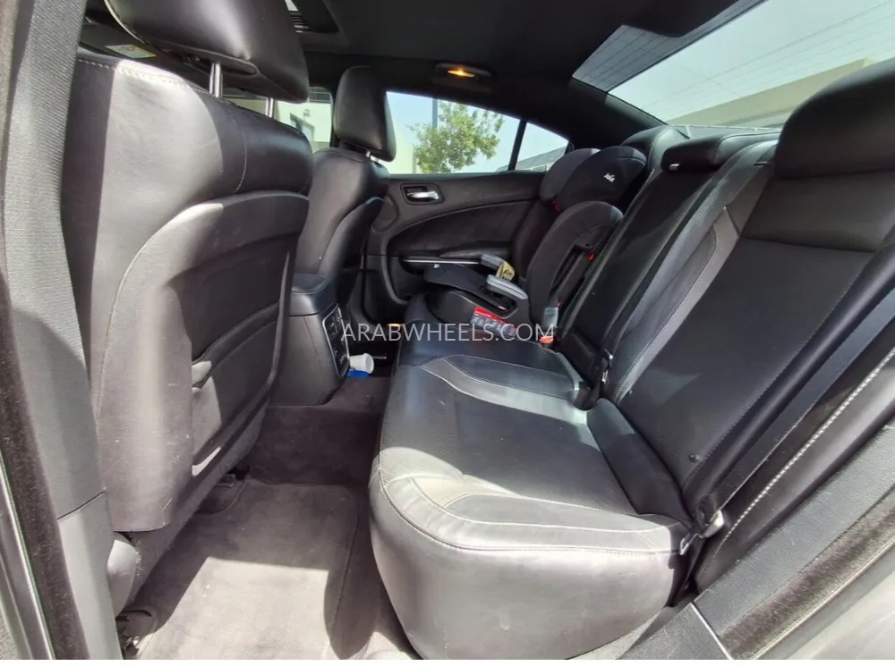Dodge Charger 2018 for Sale in Sharjah Image-4