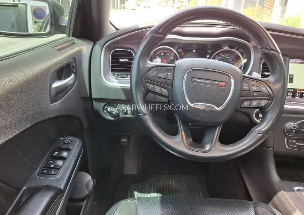Dodge Charger 2018 for Sale in Sharjah Image-8