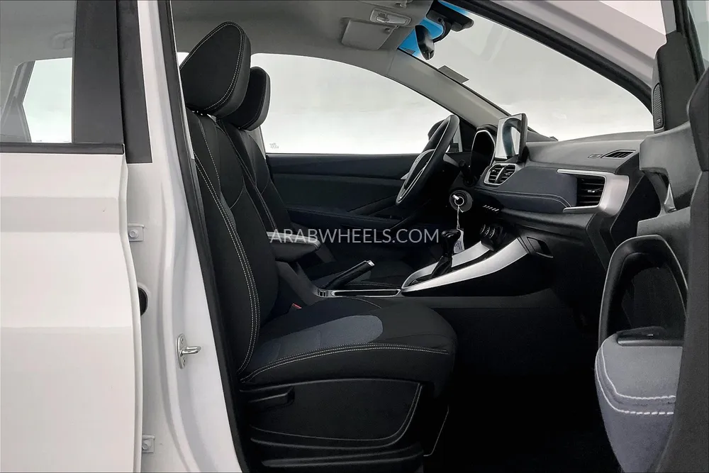 Chevrolet Captiva 2023 for Sale in Sharjah Image-56