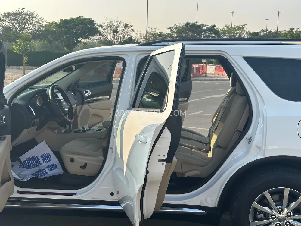 Dodge Durango 2017 for Sale in Dubai Image-4