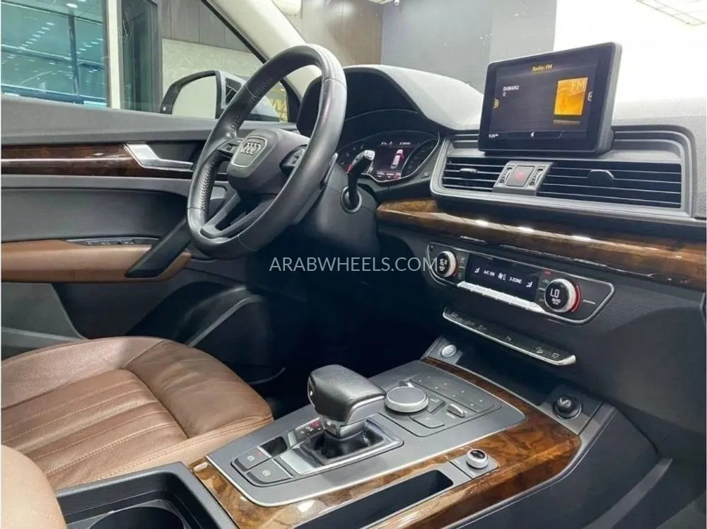 Audi Q5 2018 for Sale in Dubai Image-5