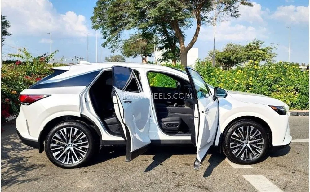 Lexus RX 2024 for Sale in Dubai Image-5