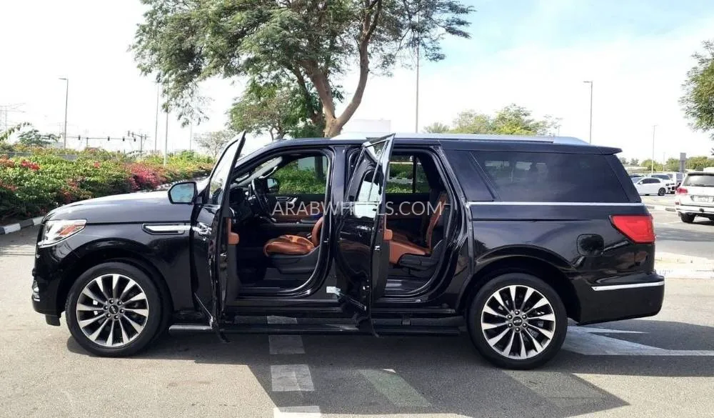 Lincoln Navigator 2022 for Sale in Dubai Image-5