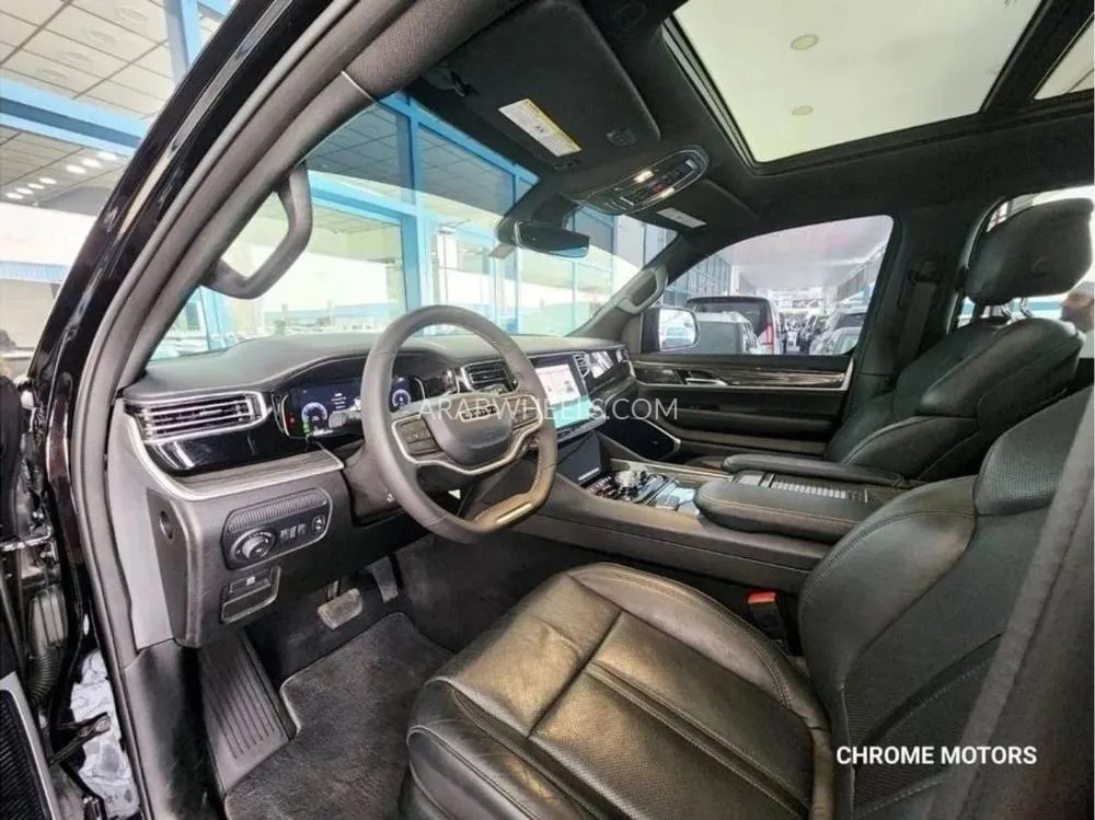 Jeep Grand Wagoneer 2022 for Sale in Dubai Image-7