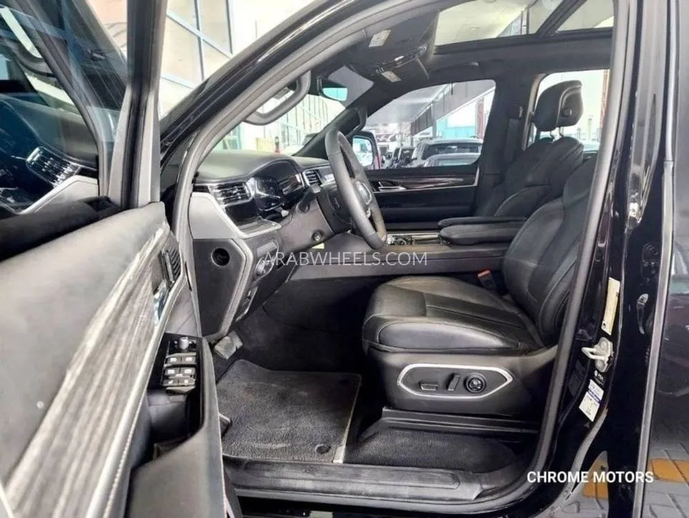 Jeep Grand Wagoneer 2022 for Sale in Dubai Image-9