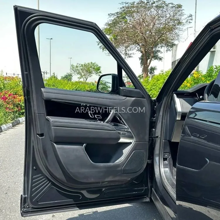 Land Rover Range Rover 2024 for Sale in Dubai Image-4