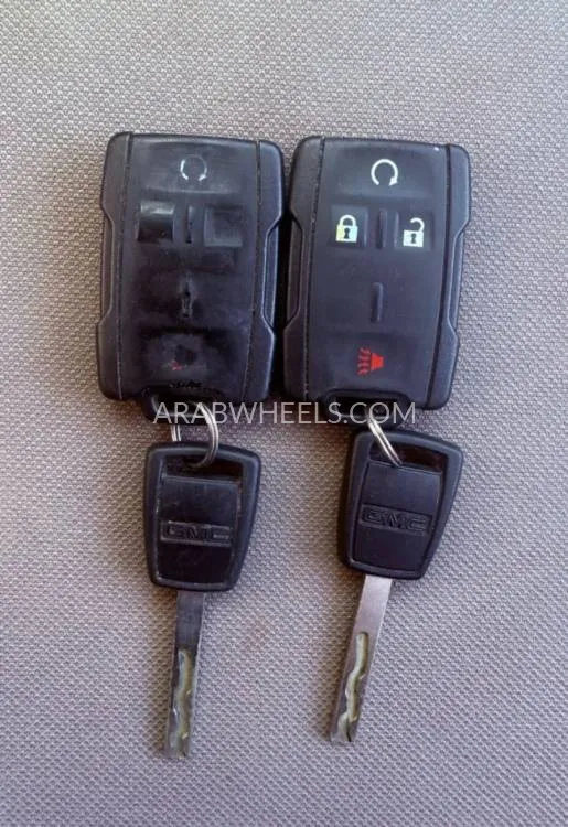 GMC Sierra 2014 for Sale in Ajman Image-8