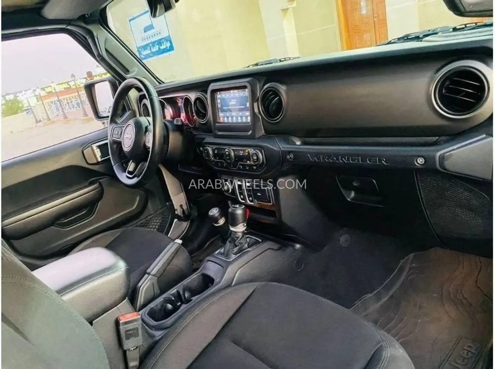 Jeep Wrangler 2018 for Sale in Ajman Image-5