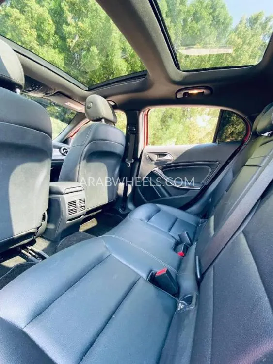 Mercedes Benz GLA 2018 for Sale in Ajman Image-9