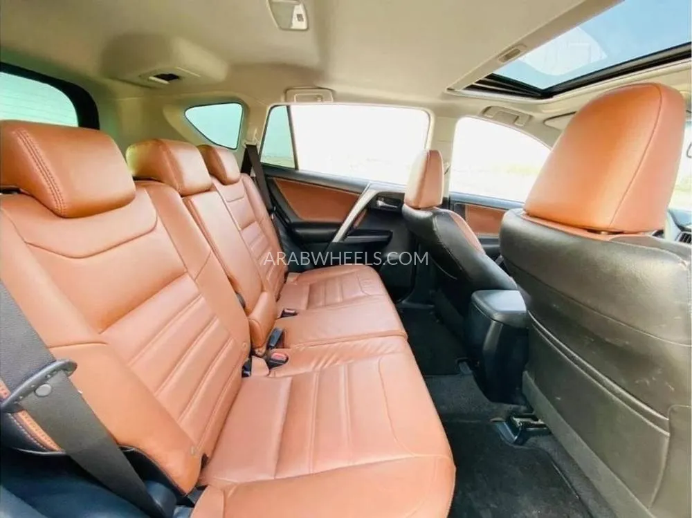 Toyota Rav4 2017 for Sale in Ajman Image-5