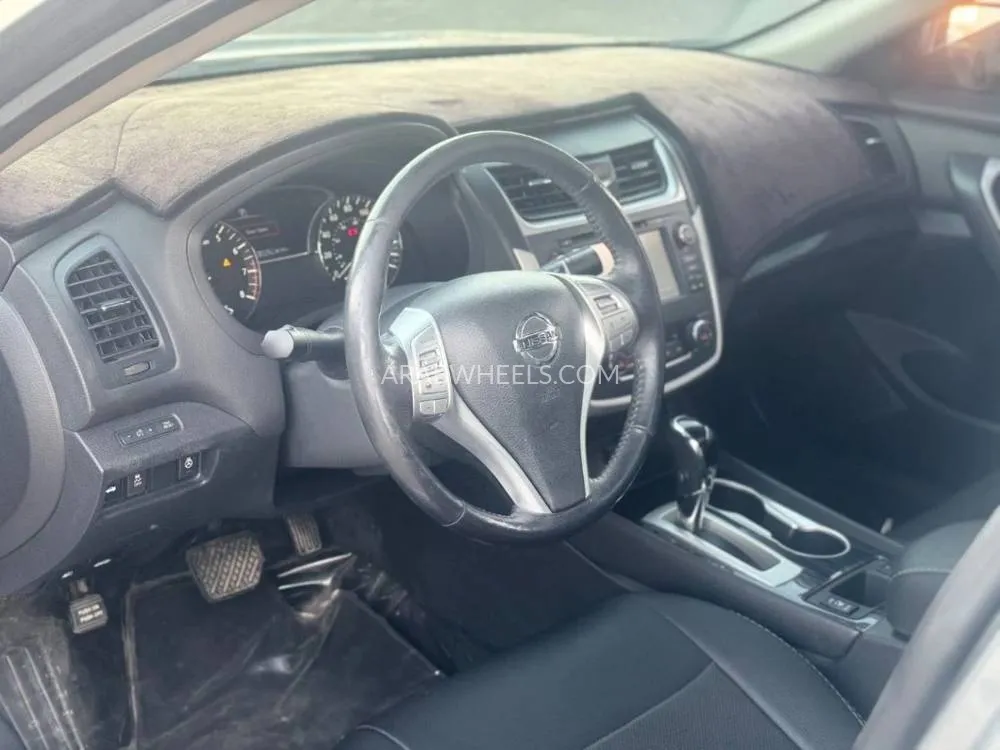 Nissan Altima 2016 for Sale in Sharjah Image-5