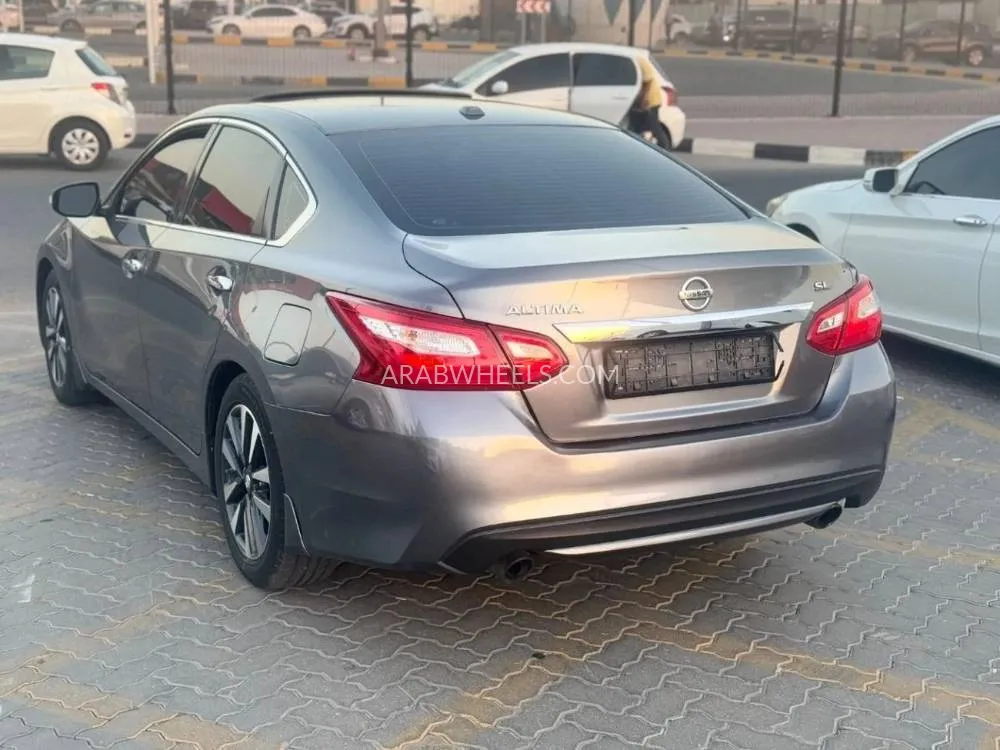Nissan Altima 2016 for Sale in Sharjah Image-8