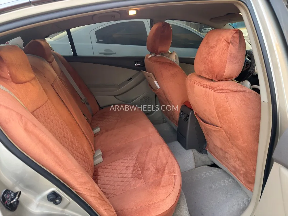 Nissan Altima 2009 for Sale in Abu Dhabi Image-4