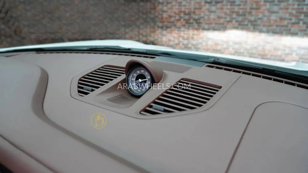 Porsche 911 2023 for Sale in Dubai Image-18