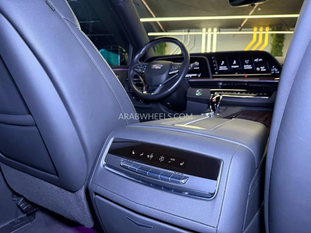 Cadillac Escalade 2023 for Sale in Dubai Image-9