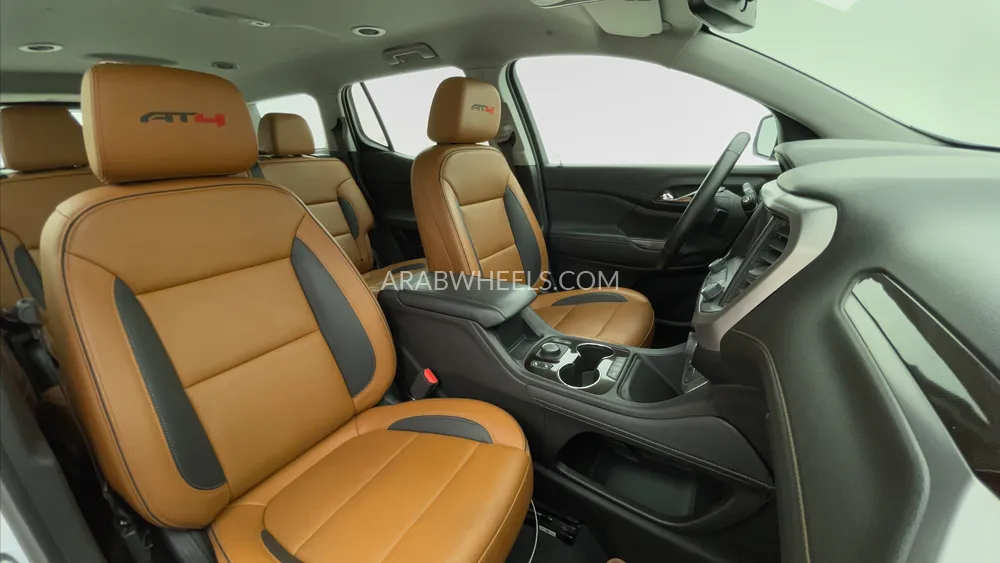 جي إم سي اكاديا 2023 for Sale in دبي Image-25