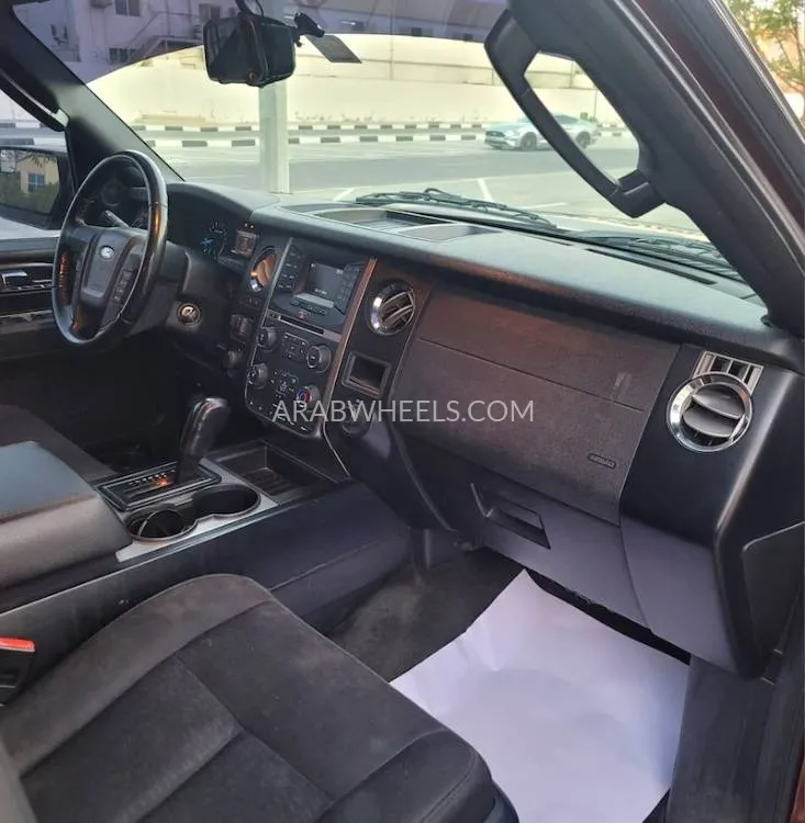 Ford Expedition 2016 for Sale in Sharjah Image-4