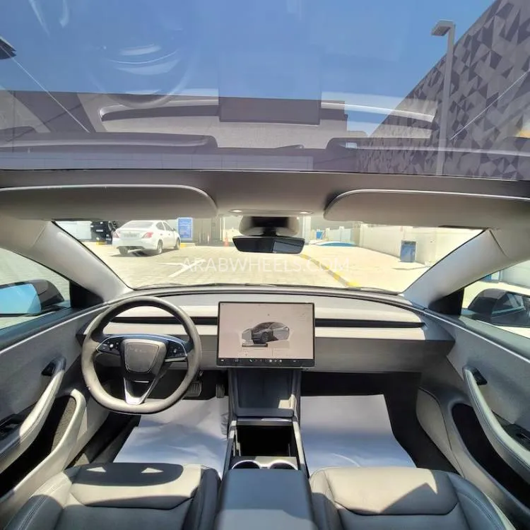 Tesla Model 3 2024 for Sale in Sharjah Image-4