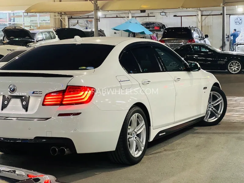 بي إم دبليو الفئة الخامسة 2014 for Sale in الشارقة Image-13