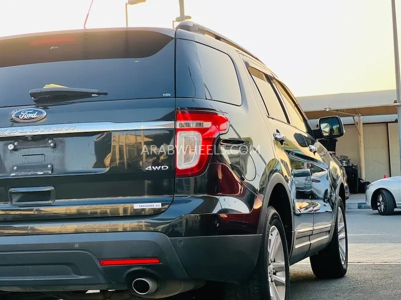 Ford Explorer 2013 for Sale in Sharjah Image-10