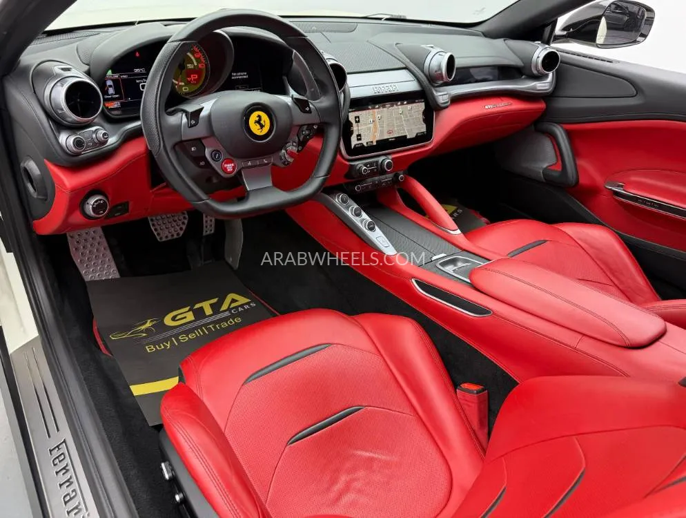 فيراري GTC4 لوسّو 2018 for Sale in دبي Image-7