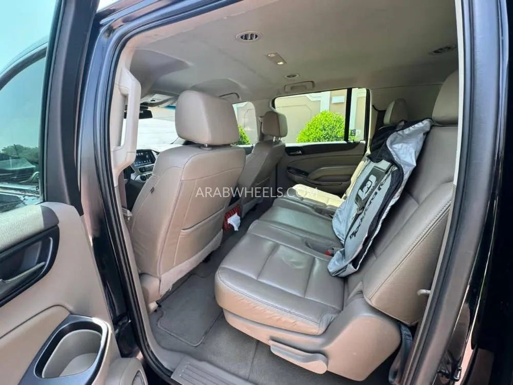 GMC Yukon XL 2019 for Sale in Dubai Image-9