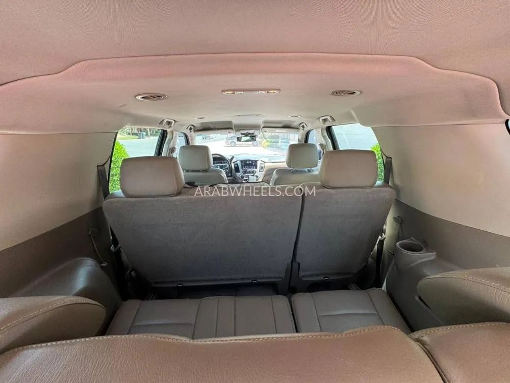 GMC Yukon XL 2019 for Sale in Dubai Image-10