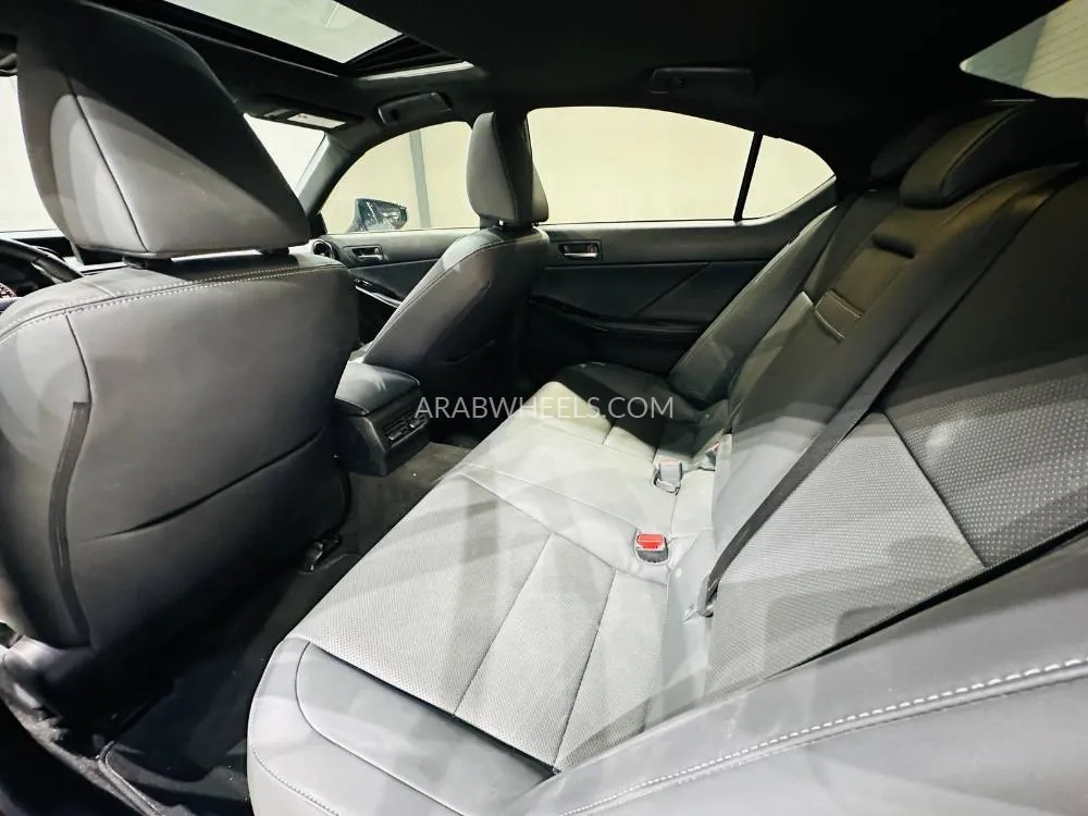 Lexus IS 2024 for Sale in Dubai Image-9