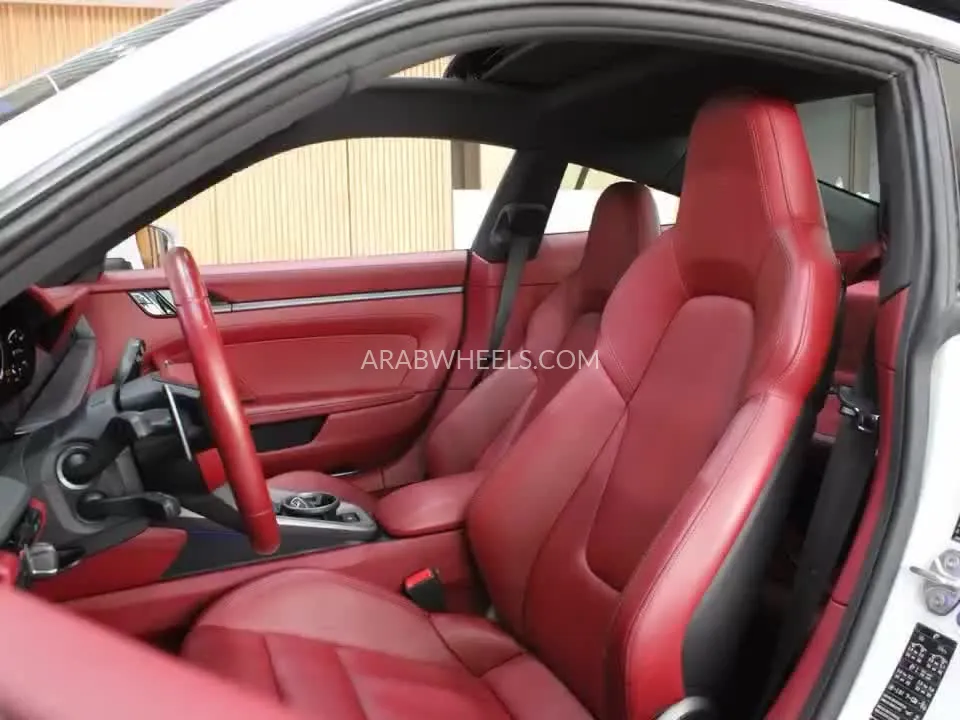 Porsche 911 2023 for Sale in Dubai Image-6