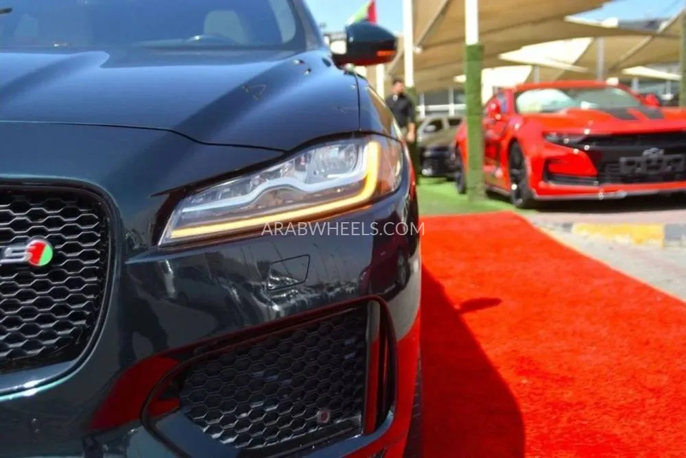 جاجوار إف بيس 2018 for Sale in الشارقة Image-3