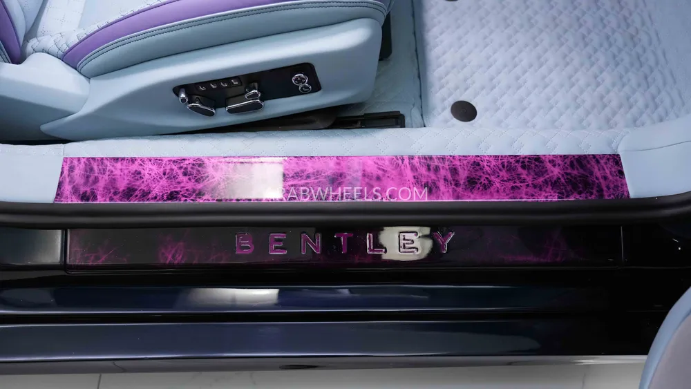 Bentley Continental GTC 2023 for Sale in Dubai Image-28