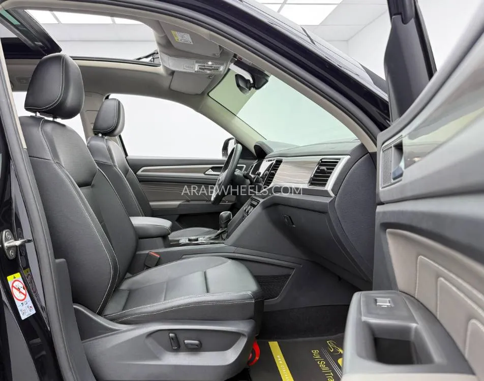 Volkswagen Teramont 2022 for Sale in Dubai Image-13