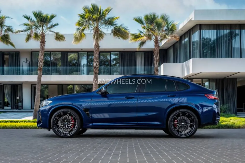 BMW X4 2022 for Sale in Dubai Image-4