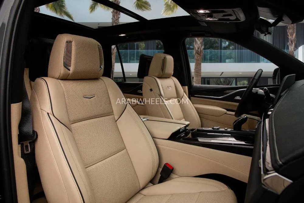 Cadillac Escalade 2023 for Sale in Dubai Image-7