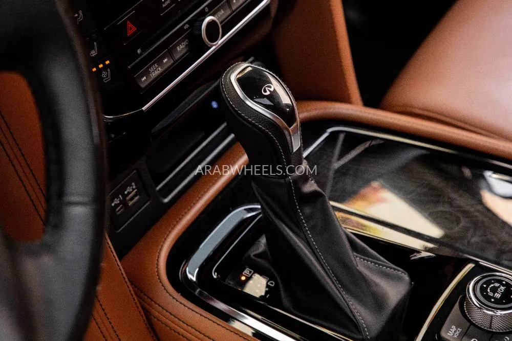 Infiniti QX80 2021 for Sale in Dubai Image-9