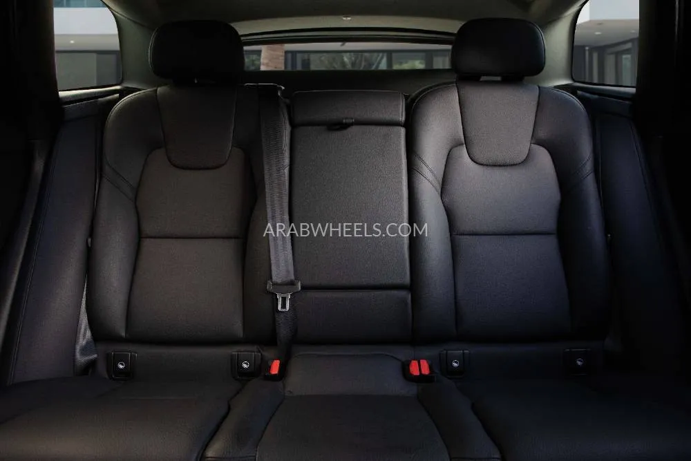 Volvo XC60 2024 for Sale in Dubai Image-11