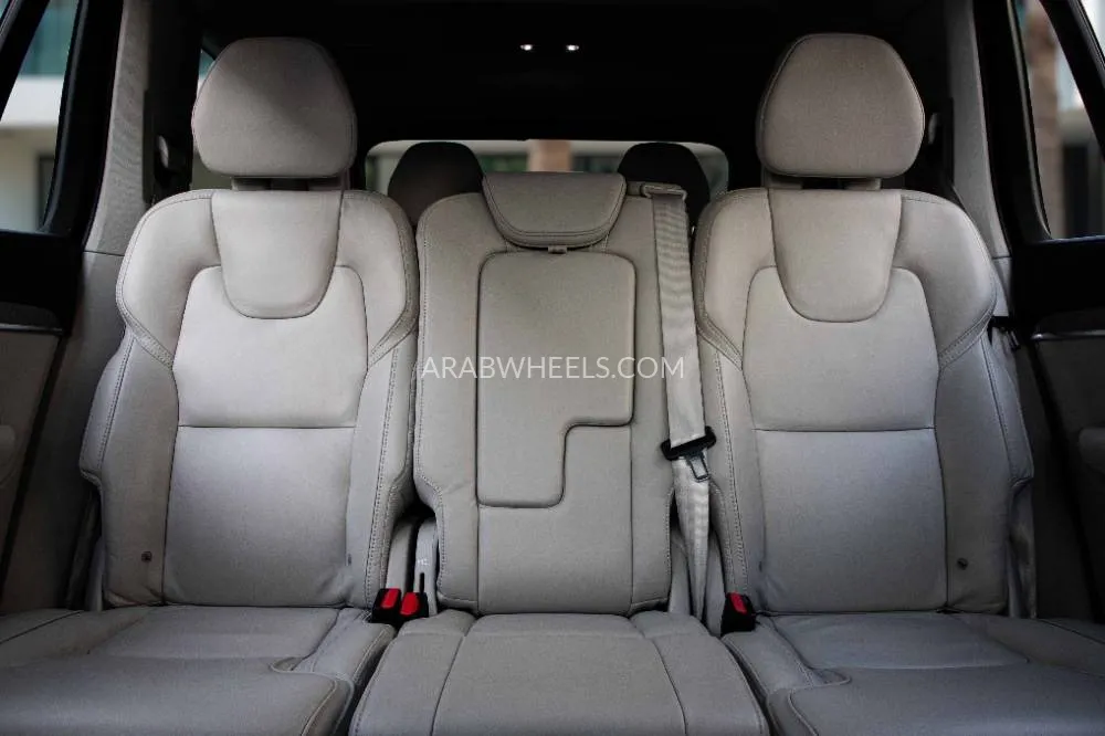 Volvo XC90 2022 for Sale in Dubai Image-10