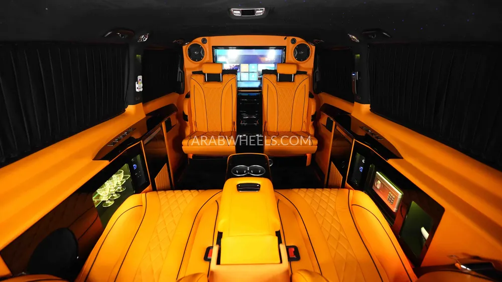 Mercedes Benz V Class 2023 for Sale in Dubai Image-16