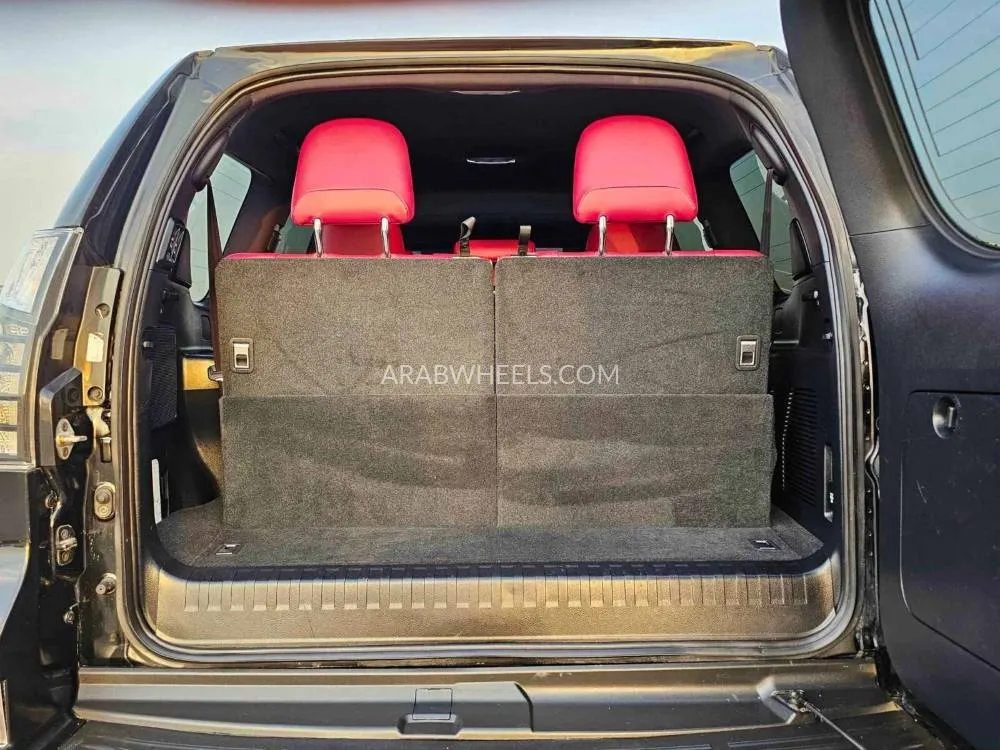 Lexus GX 2023 for Sale in Dubai Image-11