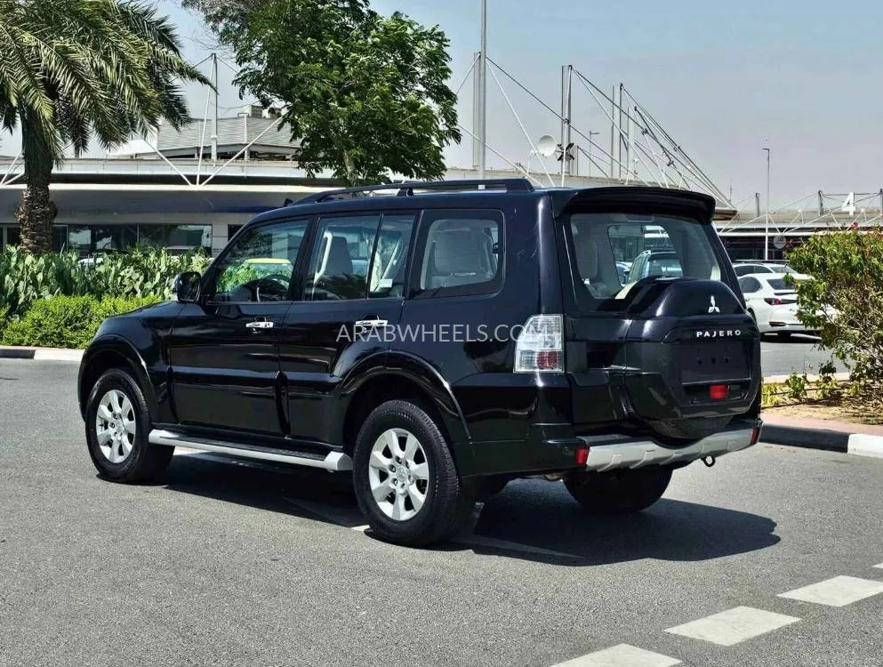 Mitsubishi Pajero 2020 for Sale in Dubai Image-9