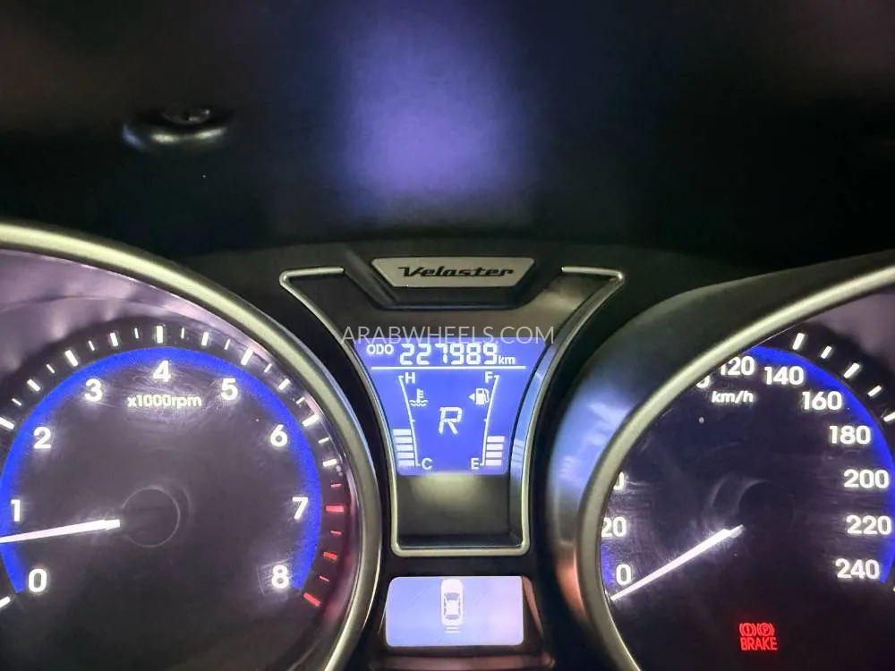 Hyundai Veloster 2013 for Sale in Dubai Image-5