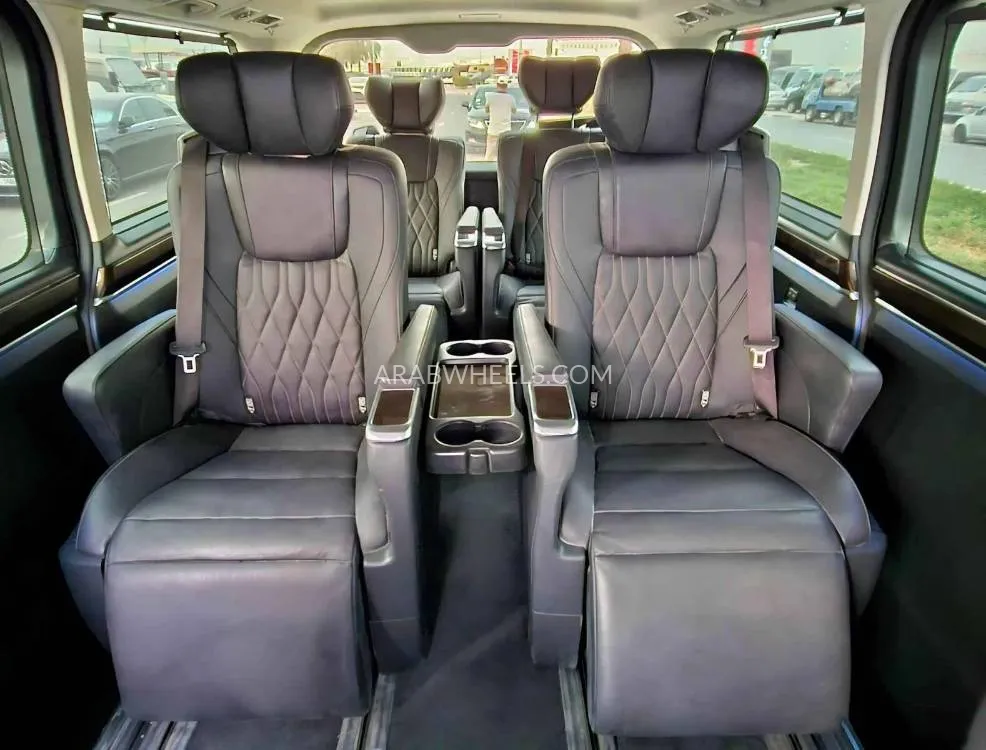 Toyota Granvia 2023 for Sale in Dubai Image-9