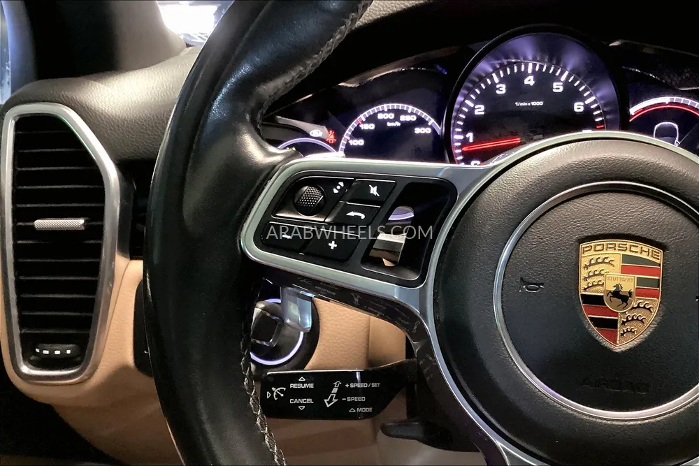 Porsche Cayenne 2018 for Sale in Sharjah Image-14