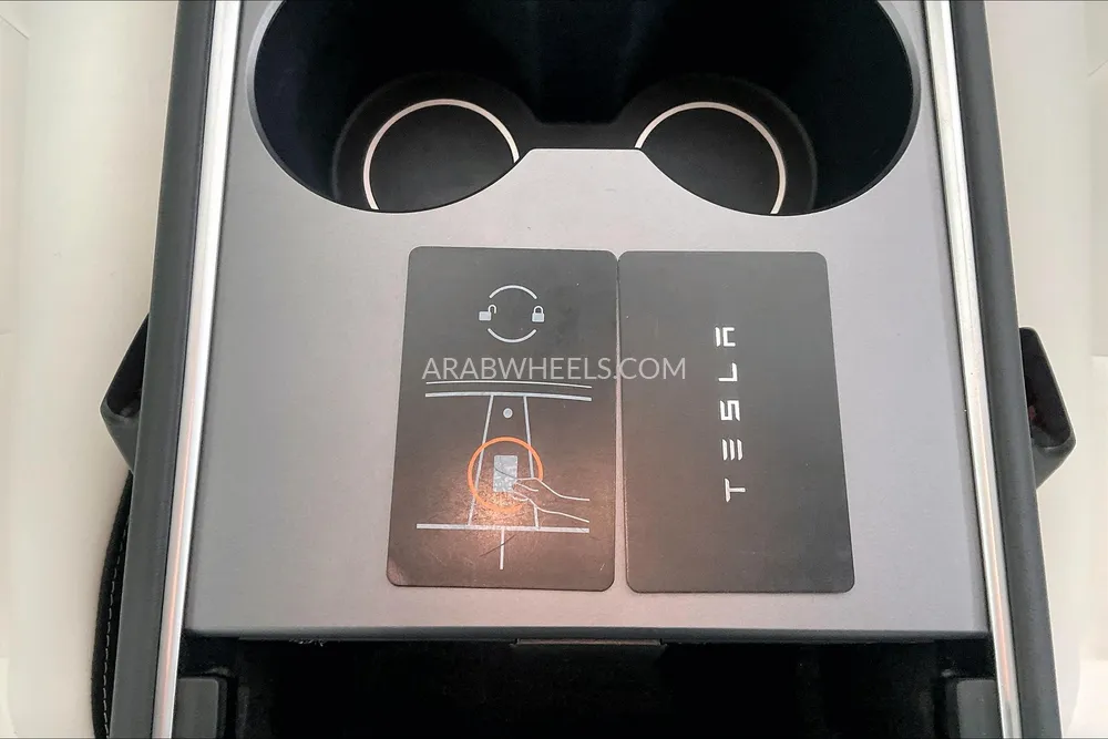 Tesla Model 3 2022 for Sale in Dubai Image-8