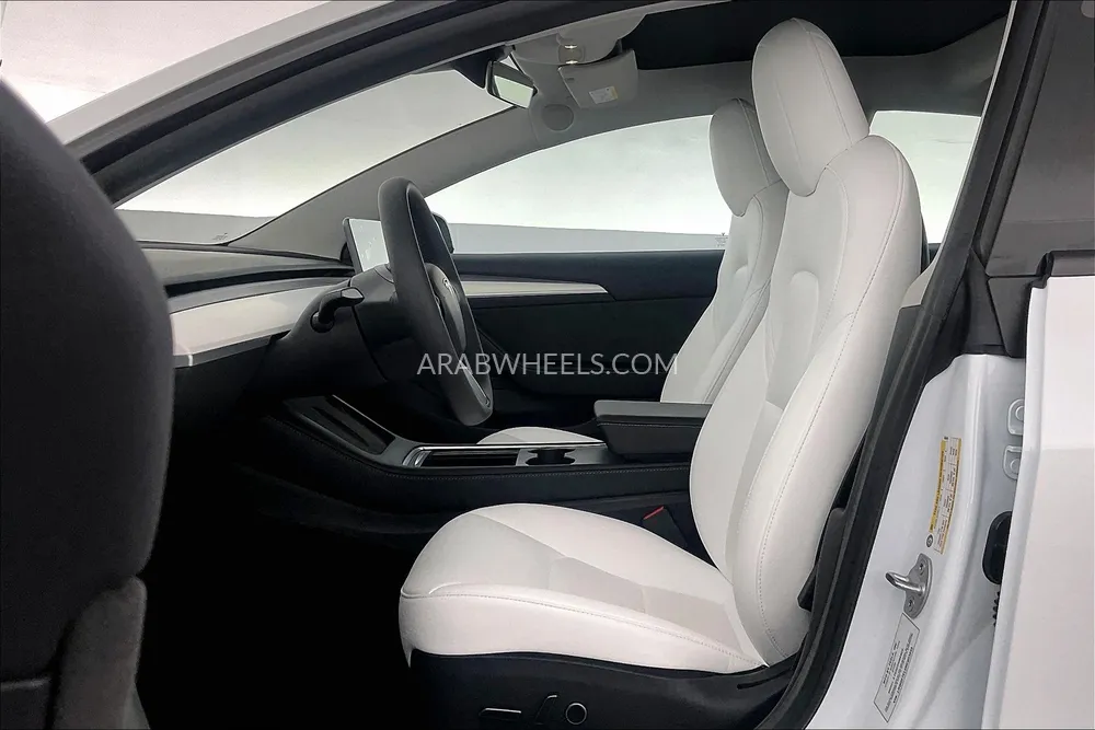 Tesla Model 3 2022 for Sale in Dubai Image-24
