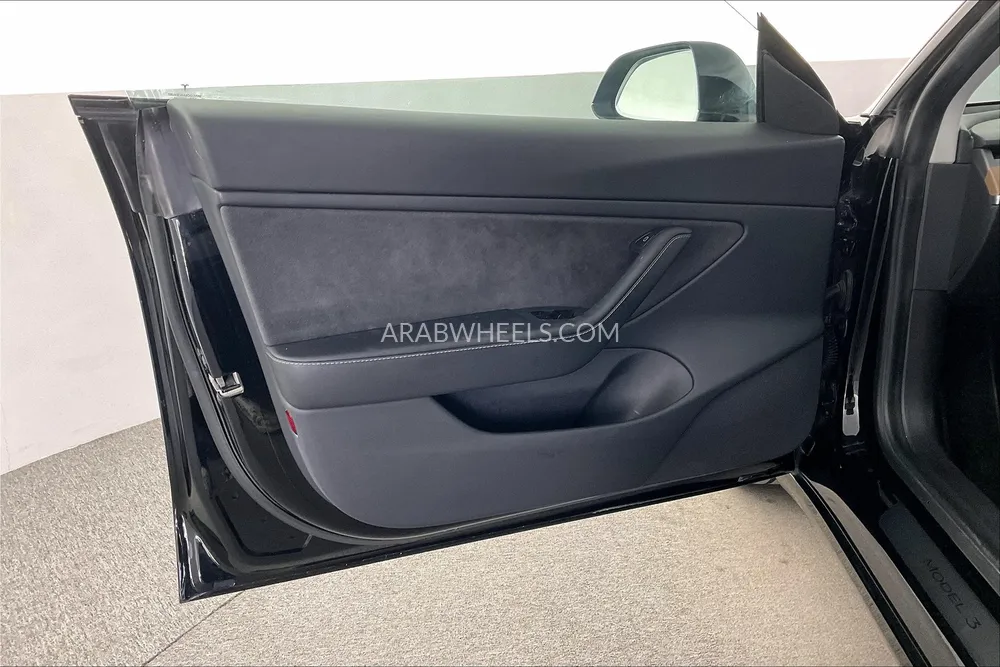 تسلا موديل 3 2021 for Sale in الشارقة Image-27