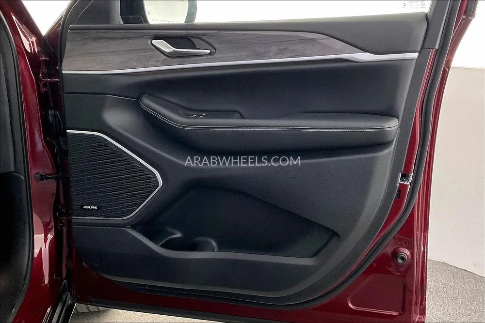 Jeep Cherokee 2022 for Sale in Sharjah Image-25